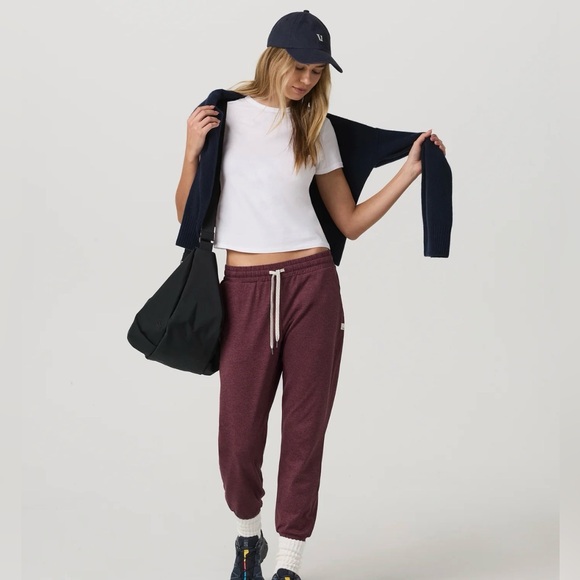Vuori Pants - Vuori Sunday Performance Joggers in Fig, Size Large